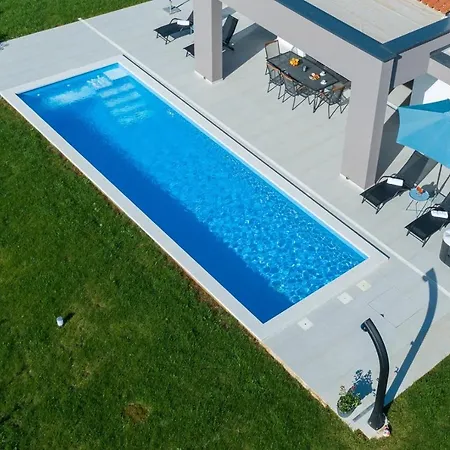Francis - Pool And Whirlpool *