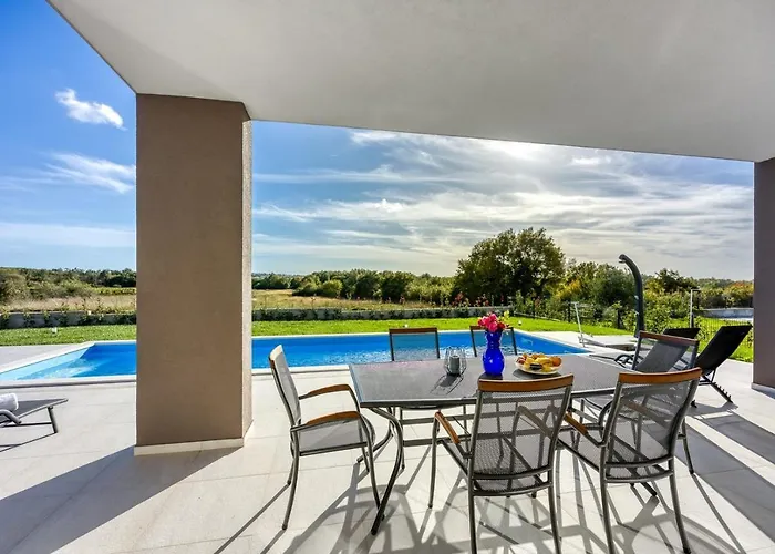 Francis - Pool And Whirlpool Villa Vošteni